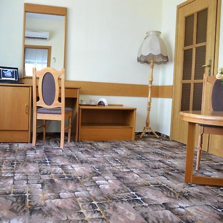 Karat Bed and Breakfast Βαρσοβία Εξωτερικό φωτογραφία