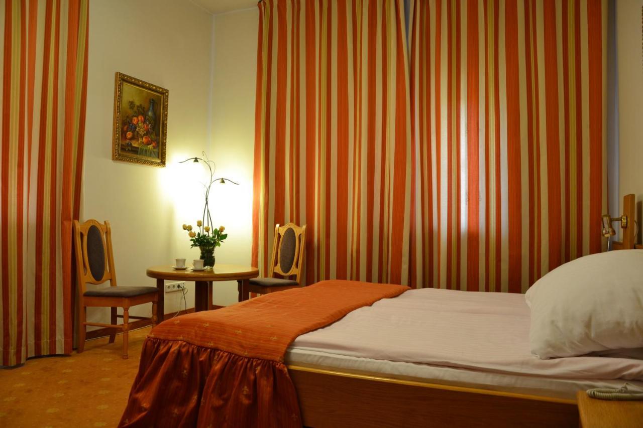 Karat Bed and Breakfast Βαρσοβία Εξωτερικό φωτογραφία
