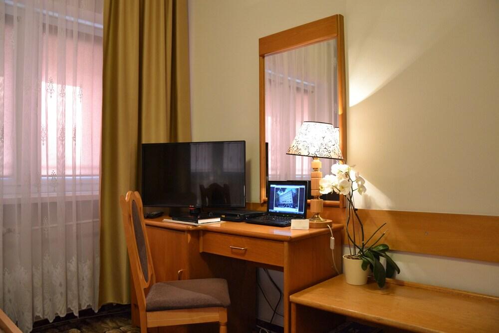 Karat Bed and Breakfast Βαρσοβία Εξωτερικό φωτογραφία