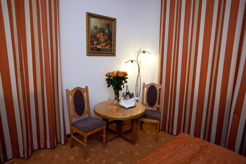 Karat Bed and Breakfast Βαρσοβία Εξωτερικό φωτογραφία