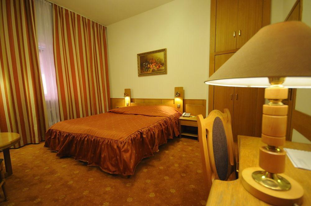 Karat Bed and Breakfast Βαρσοβία Εξωτερικό φωτογραφία