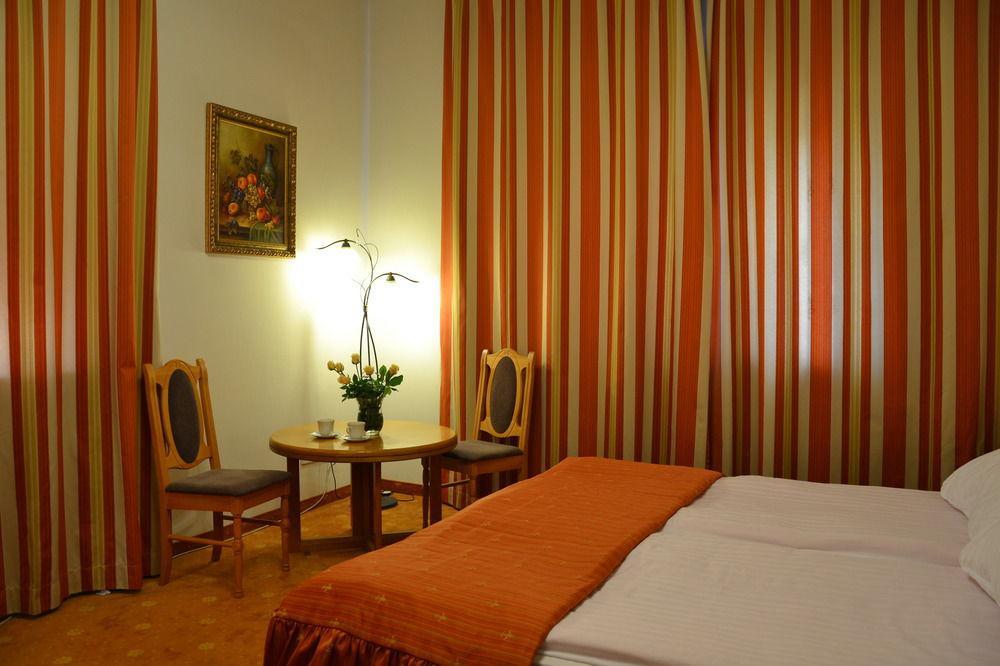 Karat Bed and Breakfast Βαρσοβία Εξωτερικό φωτογραφία